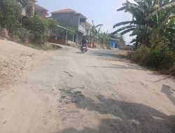 Pengunjung Wisata Keluhkan Akses Wisata Pantai Sawarna Via Ciawi Dalam Kondisi Rusak Parah