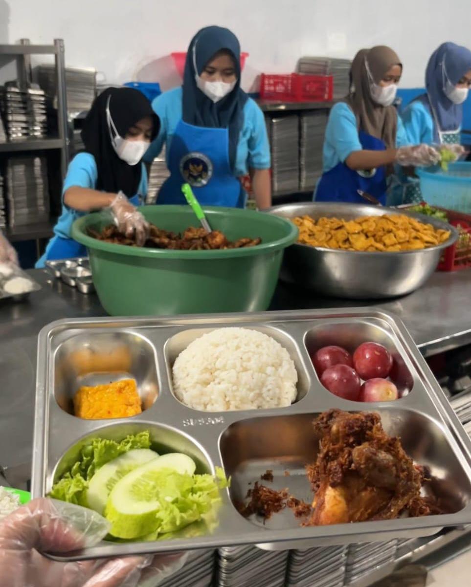 Dapur SPPG Pandeglang Sindangresmi Serap Produk Hasil Panen Petani Lokal pada Jum'at (30/10/2026).